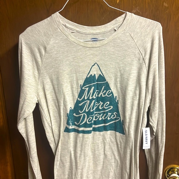 Brand new men’s long sleeve, Old Navy top long sleeve make more detours size m - Picture 1 of 1